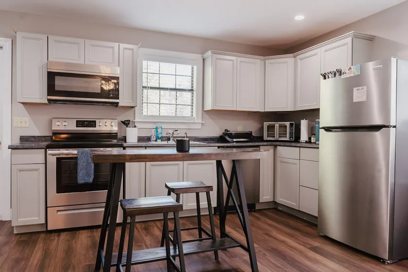 Convenient garage apartment - Image 1