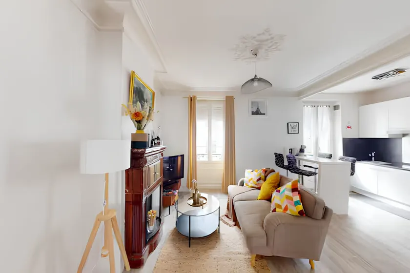 Cozy APT in Le Perreux with Parisian Charm & Disneyland Fun - Image 1