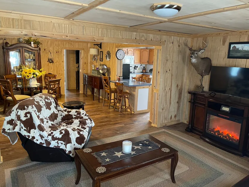 Sweet Country Living in Elizabeth, IN - Image 1