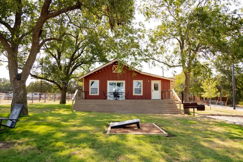 Red Barn House with OK Views - Image 1