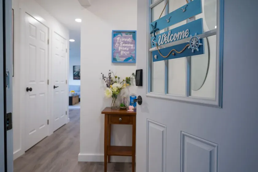 Private suite | Close to stadium | Free parking - Image 1