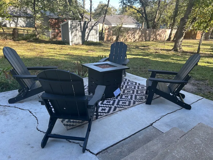 Indie vibe fire pit 3 BR minutes to ECU - Image 1