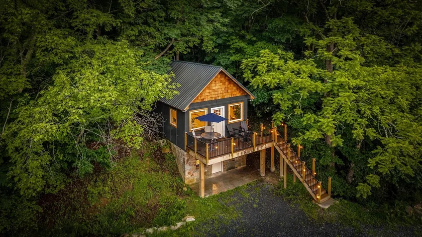 Hillside Haven 1Bd/1Bth | King Bed | Pet Friendly - Image 1