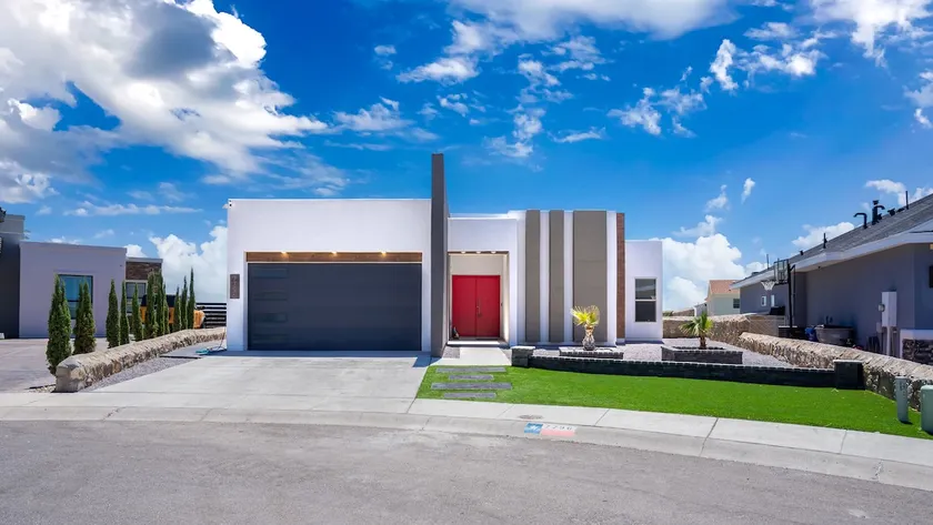 Miami Style Pool House 4 Bed 3 and a Half Bath Villa - Image 1