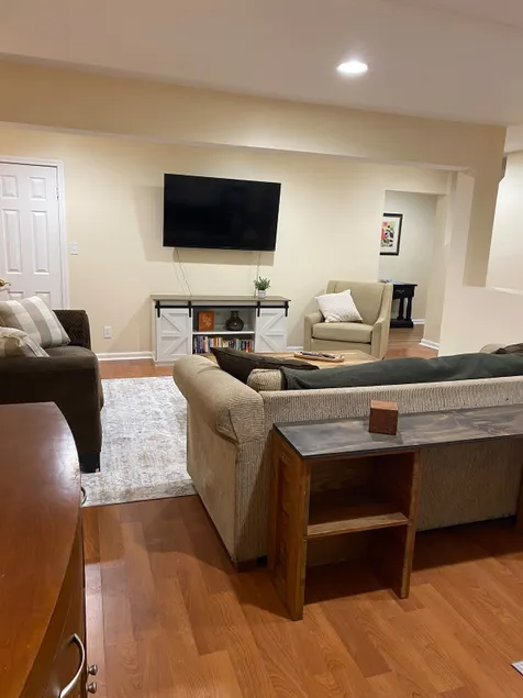 Private, spacious apartment - Image 1