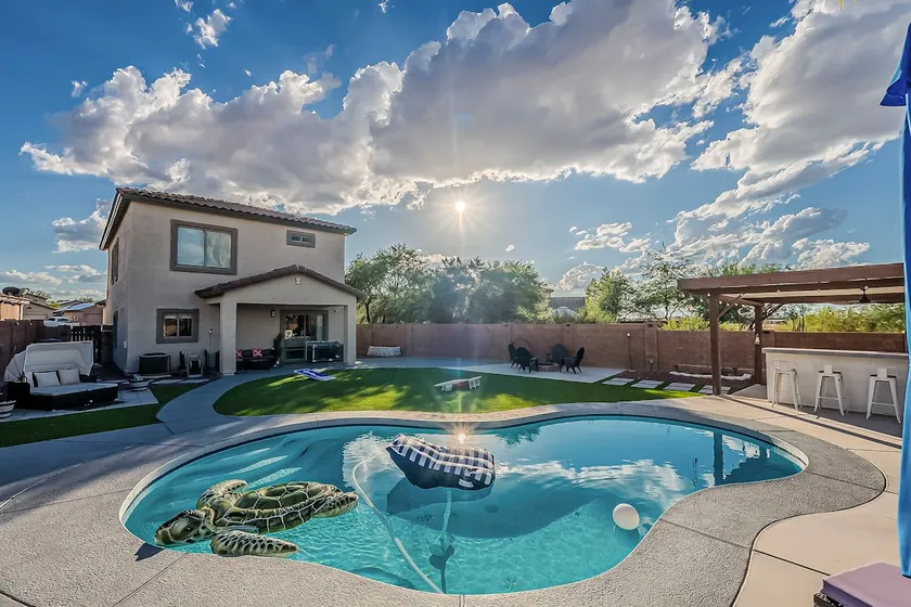 Sonoran serenity stay. 4Bed/2.5 bath. Heated pool. - Image 1