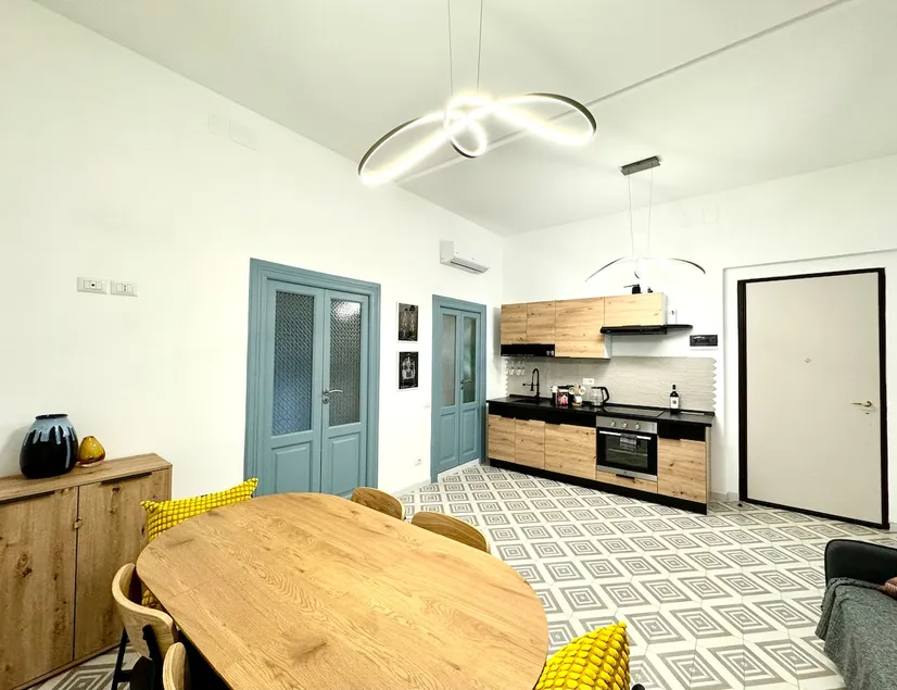 Modern apartment 10 minutes from the city center - Image 1