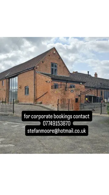 Oak Barn-ideal for Nec,Hs2,BHX,family gatherings - Image 1