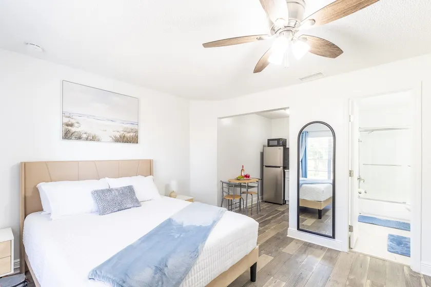 Modern Oasis in the Heart of Brandon. - Image 1