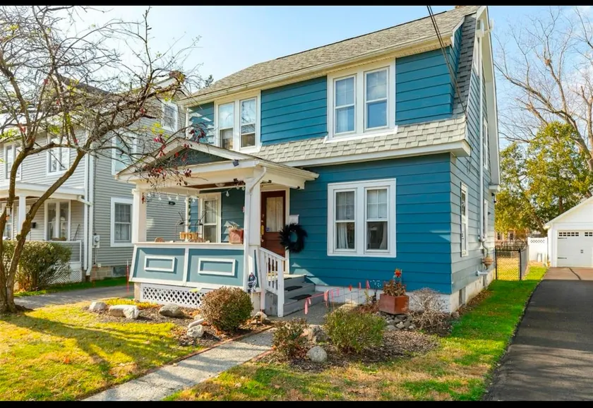 Charming 1925 Craftsman Home - Image 1
