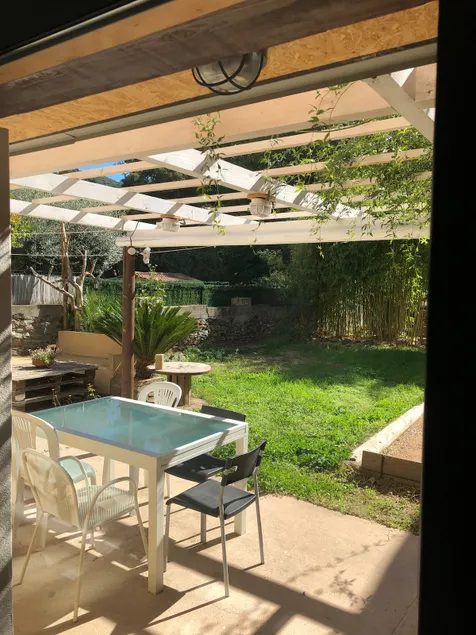 Garden level apartment 1–4 people – 2 bedrooms - Image 1