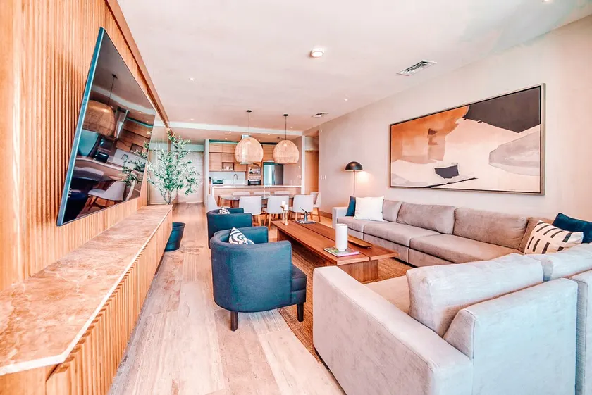 Luxury oceanfront apartment in Velamar - Image 1