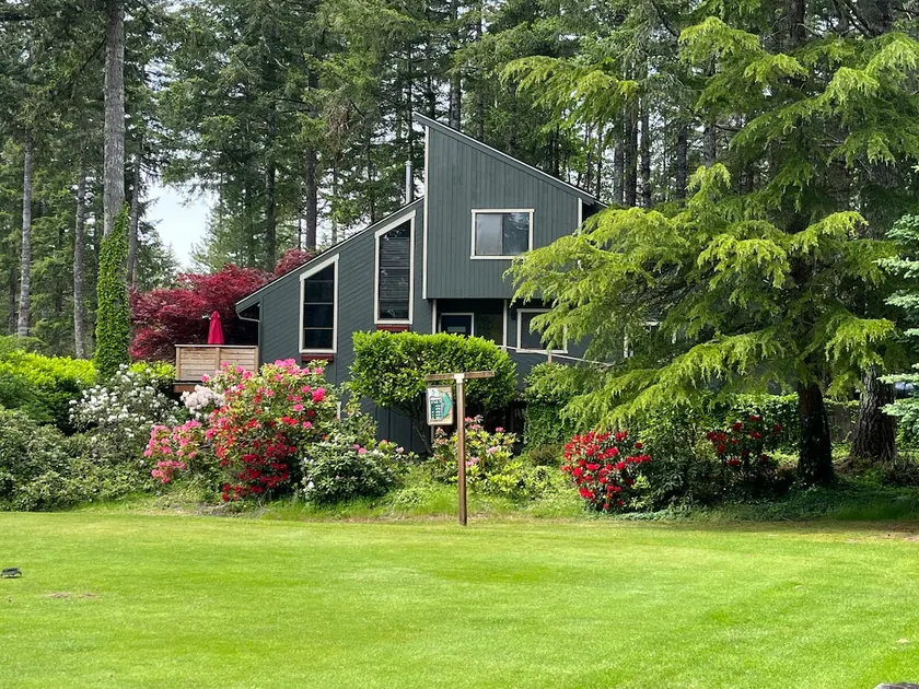 Modern Pet-Friendly golf course - Image 1