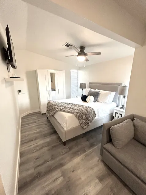 Modern Guesthouse in Las Vegas - Image 1