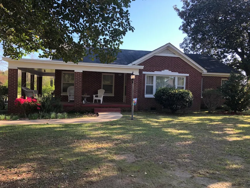 Country Cottage - Image 1