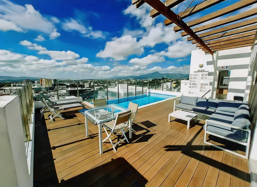 Soha suite,b10 luxury apt, rooftop pool/ nice area - Image 1