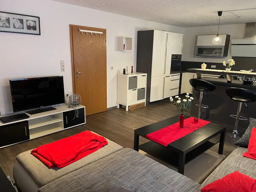 Modern first floor apartment - Image 1