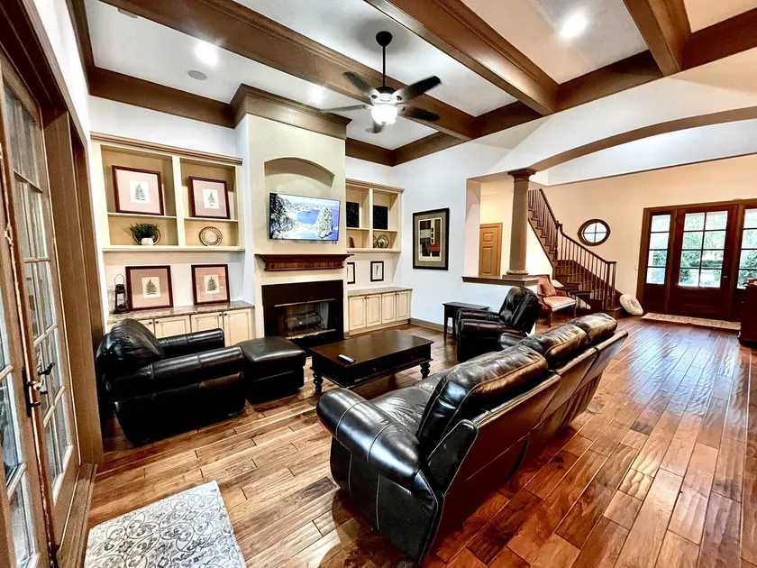 Beautiful House Sleeps 10 4BR/4BA close to HHI/SAV - Image 1
