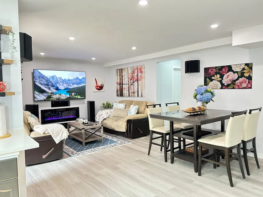 Cozy up in a private and spacious suite! - Image 1