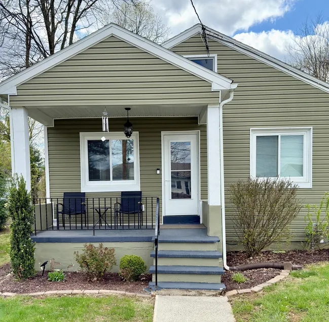 Charming Cottage Retreat - Image 1