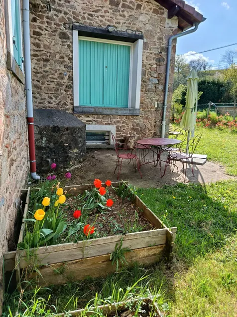 Chez Augustine, 10 min from Lake Des Sapins - Image 1