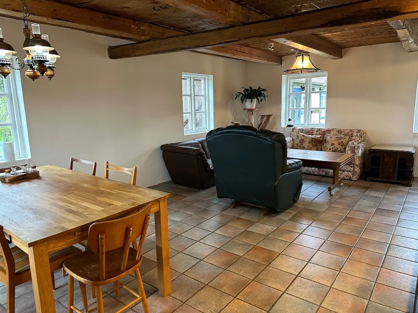 Rural accommodation on two floors - Image 1