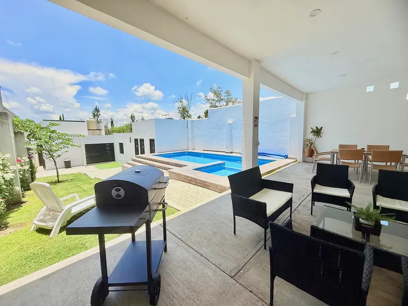MA3 House with pool in Lomas de Comanjilla - Image 1