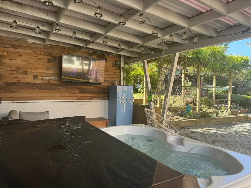 Coasis - W. Seattle Retreat with Hot Tub - Image 1