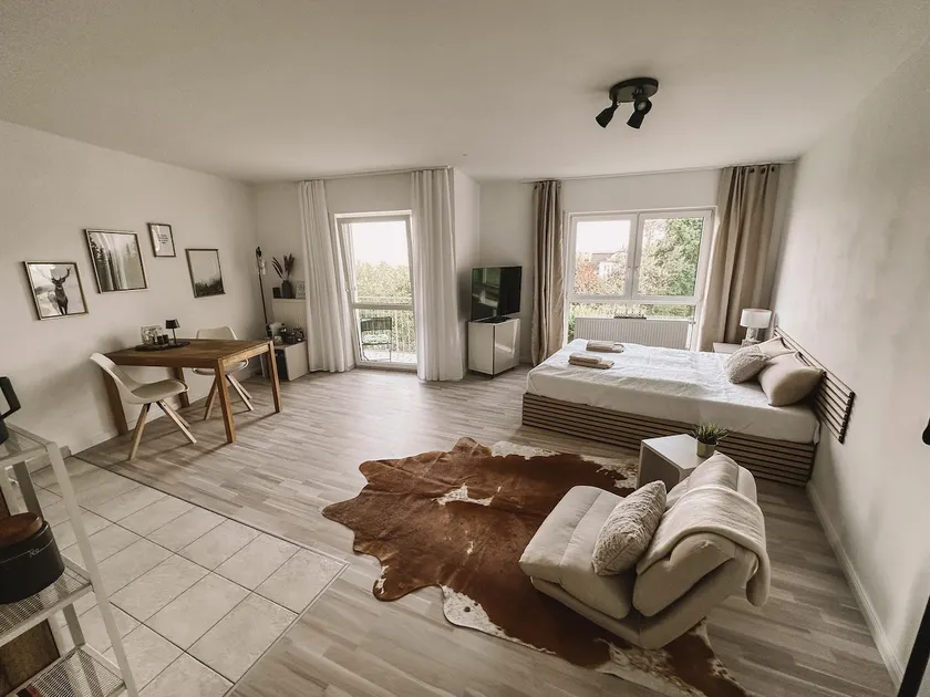 Apartment in a quiet location with balcony and parking space - Image 1