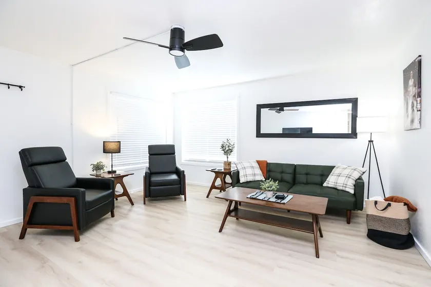 ONE BLOCK from Campus Apt #7 - Image 1