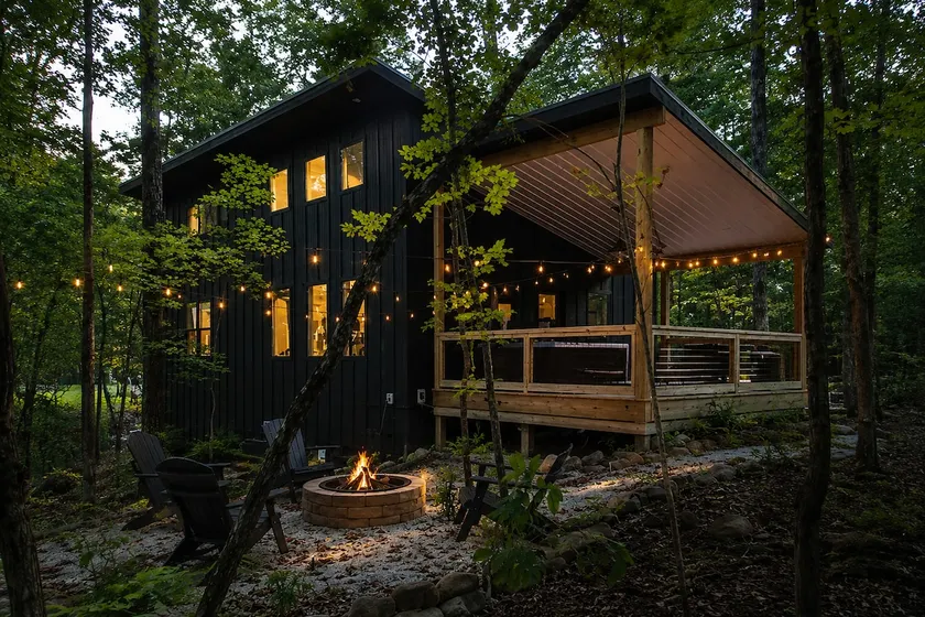 Mountain Mist - HOT TUB & King bed w/ fire pit - Image 1