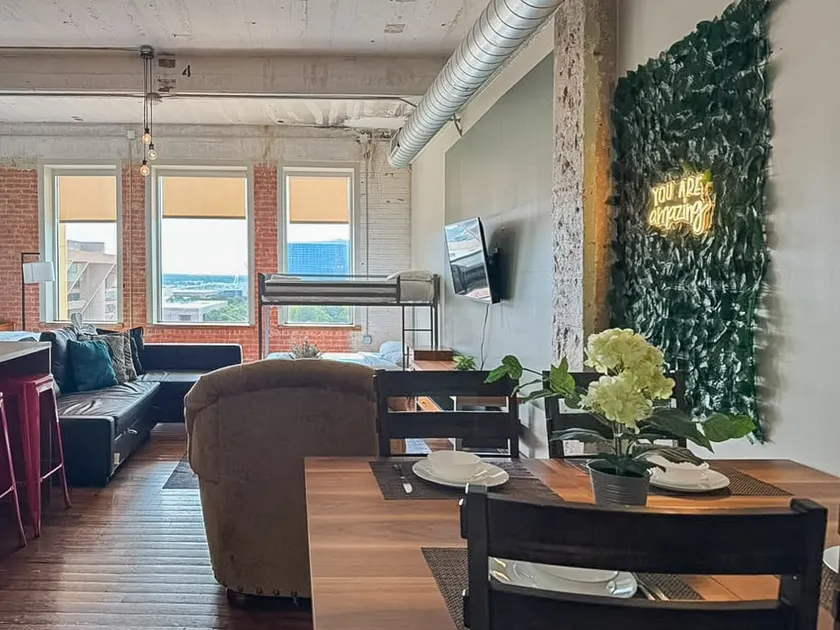 2 BR | 2 Bath | Downtown | Free Valet Parking | 5 - Image 1