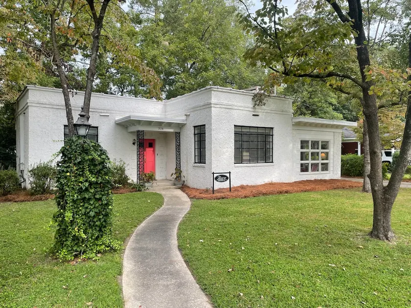 The Jennings House - Image 1