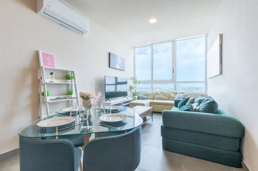 Central & Luxurious! Pool, 7 people - Image 1