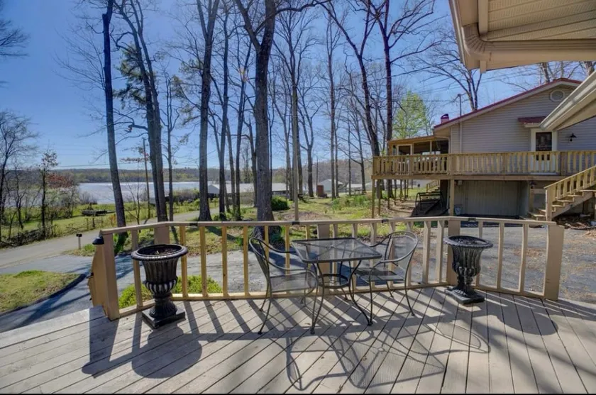 House Upon a Hill—-Outdoor paradise! - Image 1