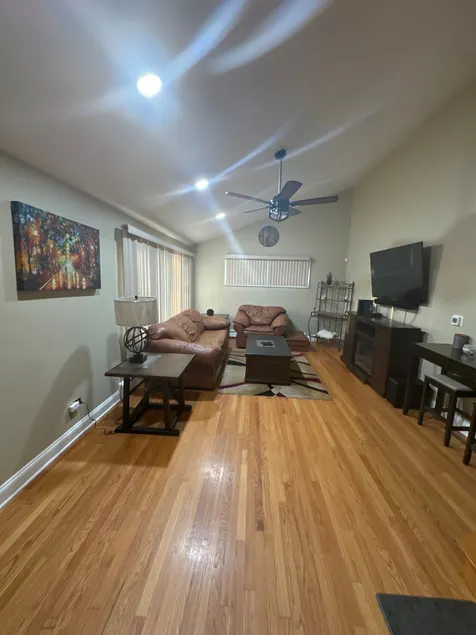 Quiet Suburban Westchester Home - Image 1