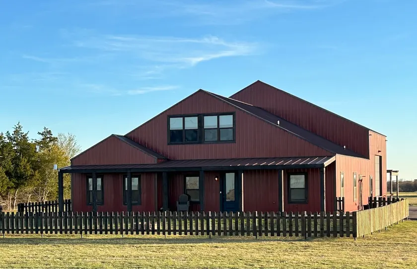 Prairie View Spacious 4 BDR/3.5 BA/2LR - Image 1