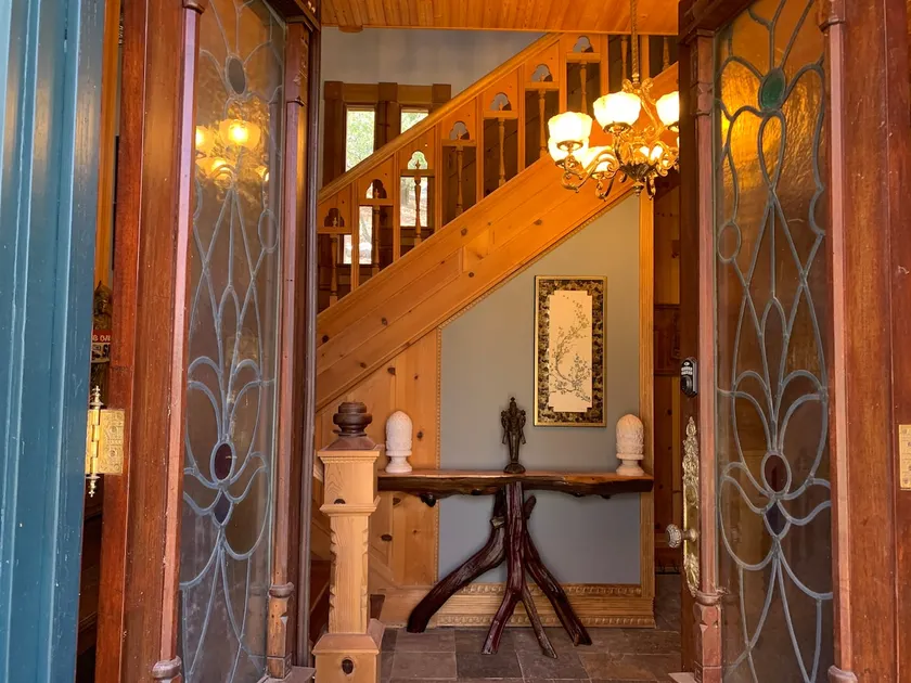 Unique Home - Victorian Charmhouse - hot tub - Image 1