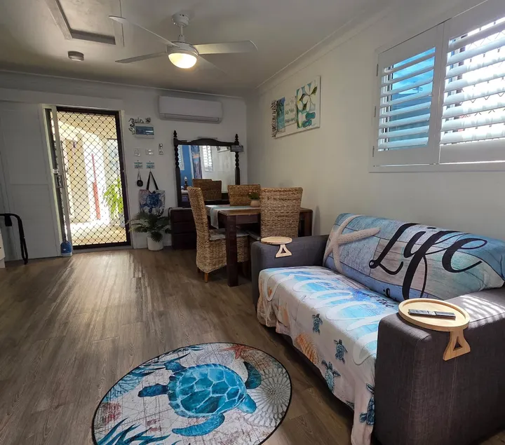 Beachy Bungalow - walk to beach/shops - Image 1