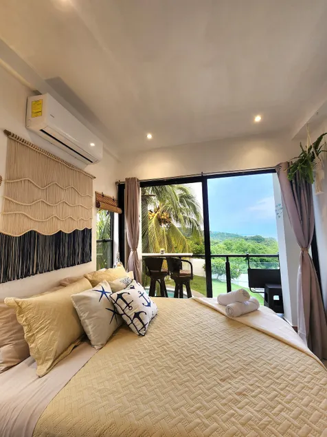 Cozy Studio in El Sunzal • Balcony with Ocean View - Image 1