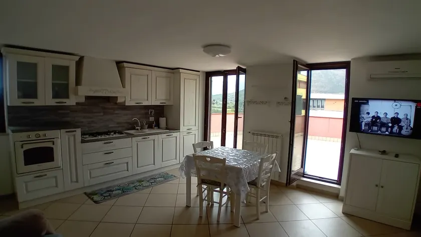 Tivoli, apartment with panoramic terrace - Image 1