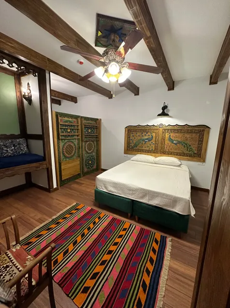 St.John’s Hill Peacock suites - Image 1