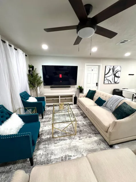 Furnished Home near downtown - Image 1