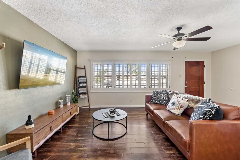 Southwestern Modern 4 Bedroom - Image 1