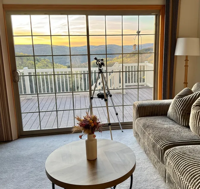 Mountain View - Private Lake•Sauna•Hot Tub•42acre - Image 1