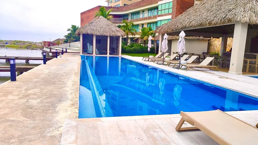 Luxury amenities overlooking the sea steps from the beach - Image 1