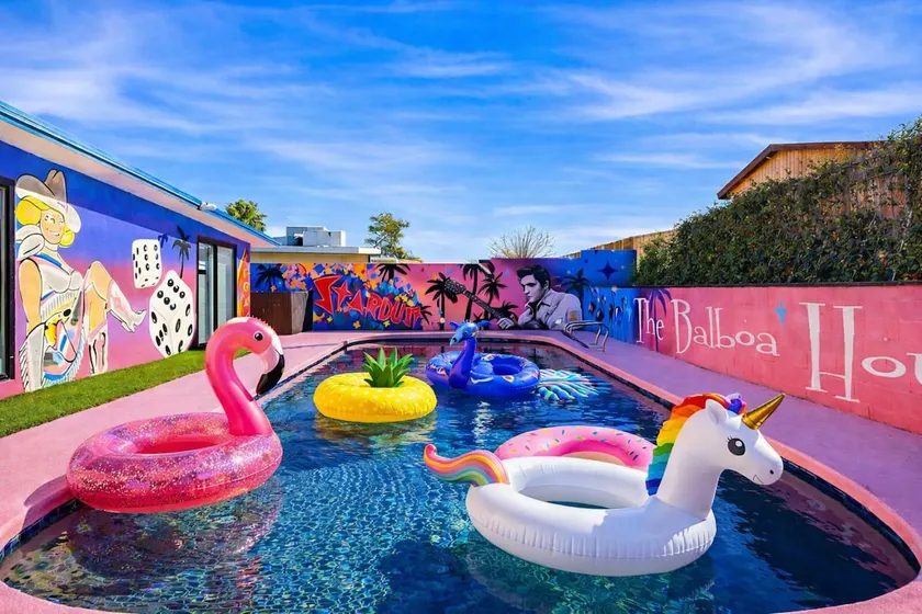 Licensed 2.5 Mi to Strip BBQ Pool Kings - Image 1