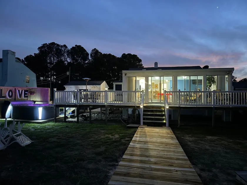Hideaway Home - 1st Pet FREE,Private Beach,Hot Tub - Image 1