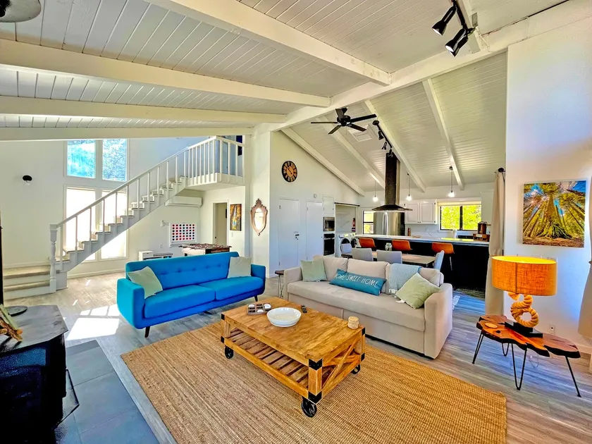 Modern Yosemite Cabin, 15min Bass Lake, Sleeps 8 - Image 1