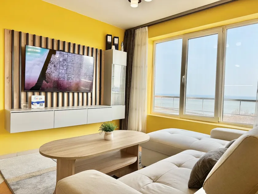 SeaSky SmartHome-Penthouse with private Parking - Image 1
